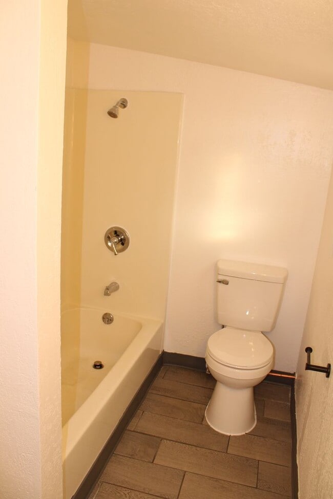 Building Photo - 1 Bedroom, 1 Bathroom House in Antioch with Washer/Dryer Hookup