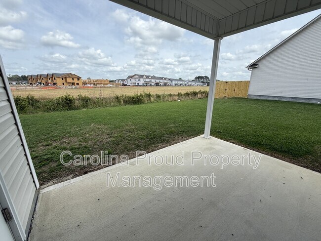 Building Photo - 321 S Pointe Dr