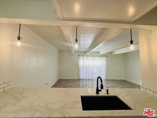 Building Photo - 43609 Stanridge Ave