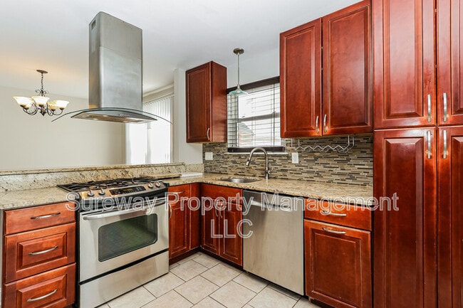 Building Photo - 29 Franklin Dr