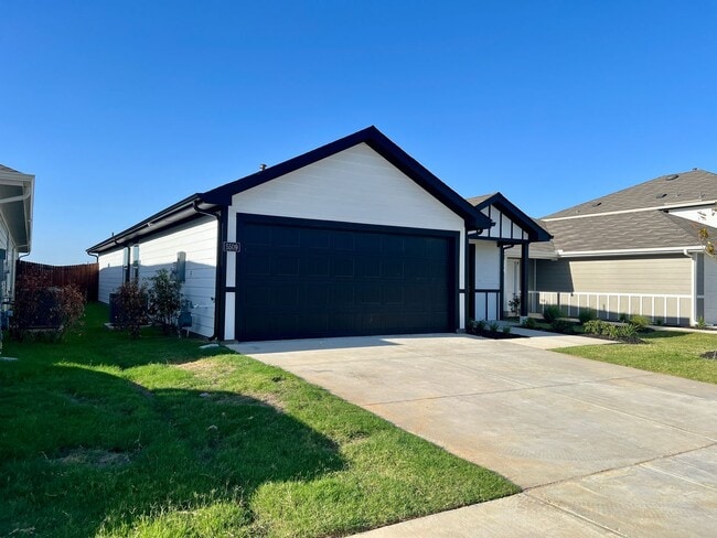 Building Photo - 5509 Rollins Dr