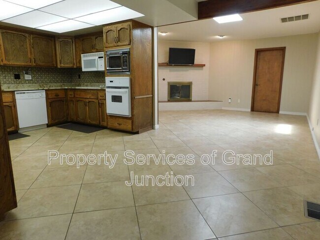 Building Photo - 2700 G Rd