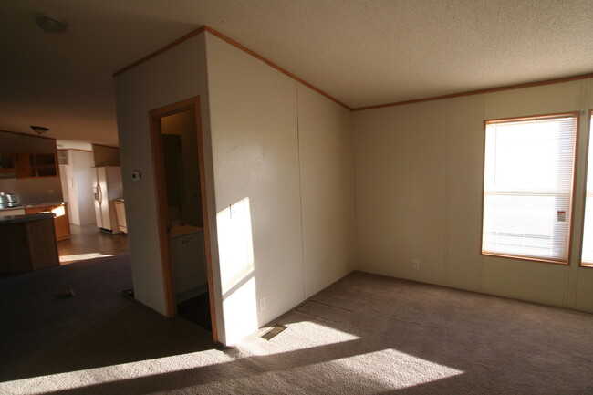 Building Photo - 3 bedroom 2 bathroom manufactured home