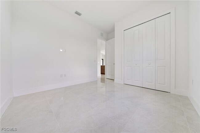 Building Photo - 3005 28th St SW