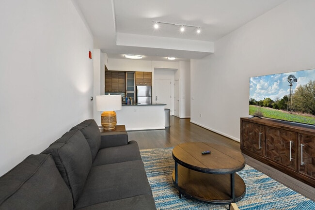 Building Photo - 1720 Saic Dr