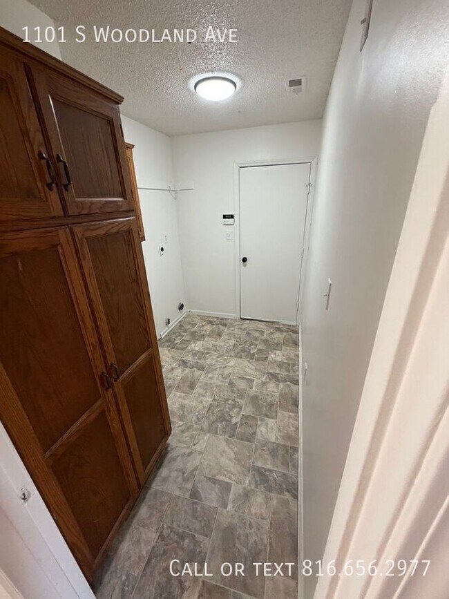 Building Photo - 1101 S Woodland Ave