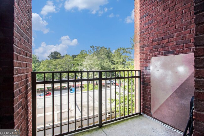 Building Photo - 870 Mayson Turner Rd NW