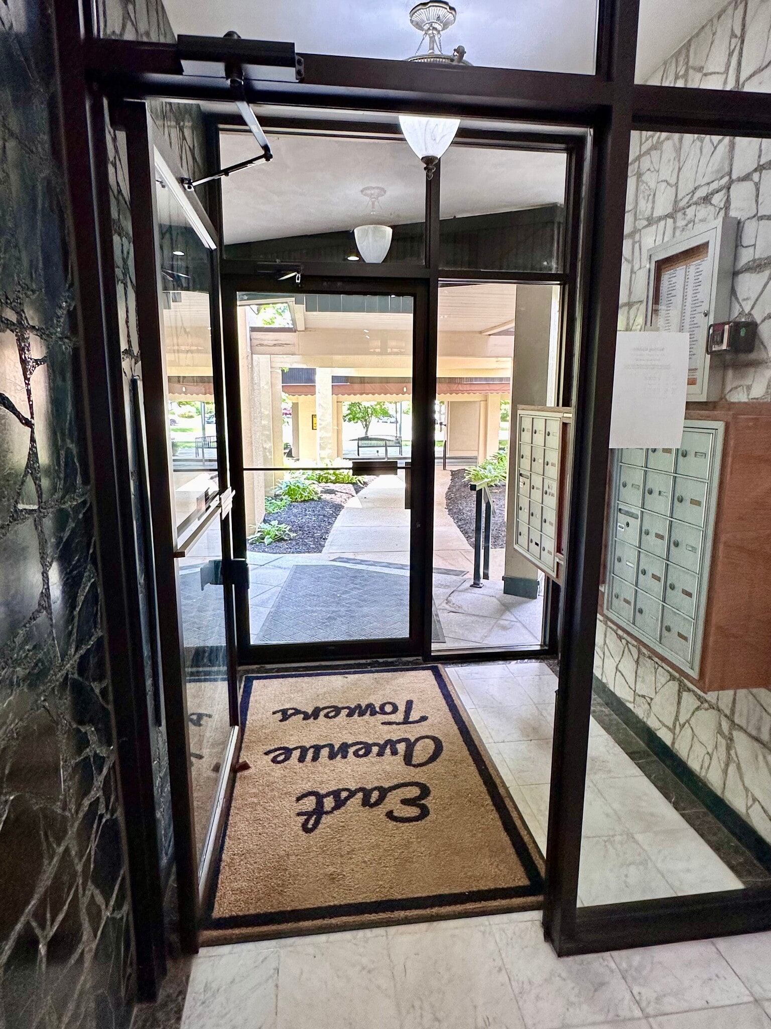 Building Photo - 2505 East Ave