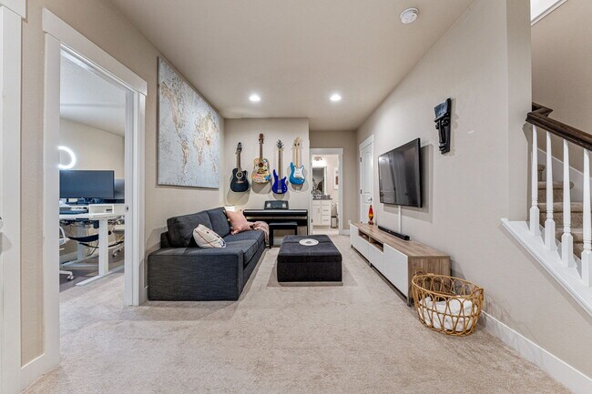 Building Photo - 9325 E 58th Dr