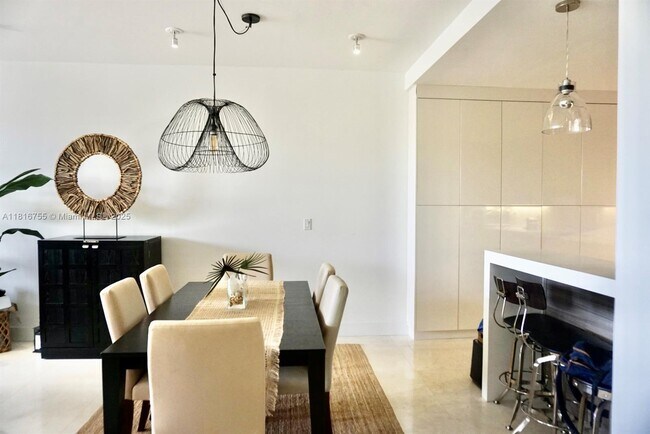 Building Photo - 151 Crandon Blvd