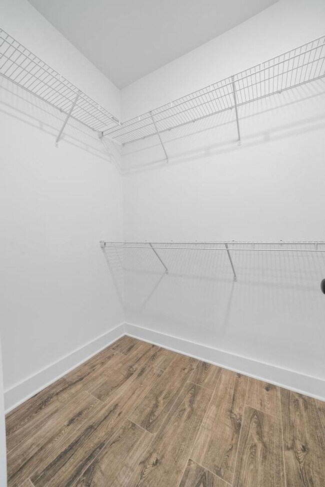 Building Photo - 2 bedroom with bonus space in Cahaba Heights!