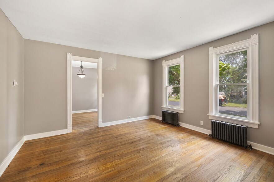 Living Room - 115 E Yates St