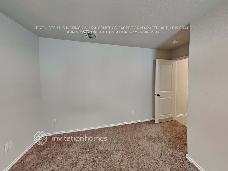 Building Photo - 7331 Avila Vis