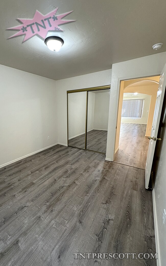 Building Photo - 0739