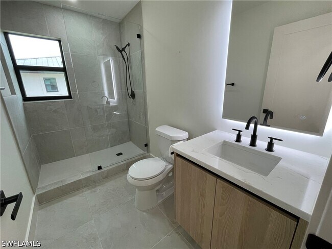 Building Photo - 3619 Poplar Way