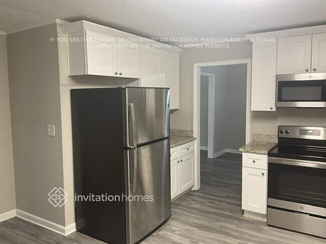 Building Photo - 3269 Robin Hood Ln