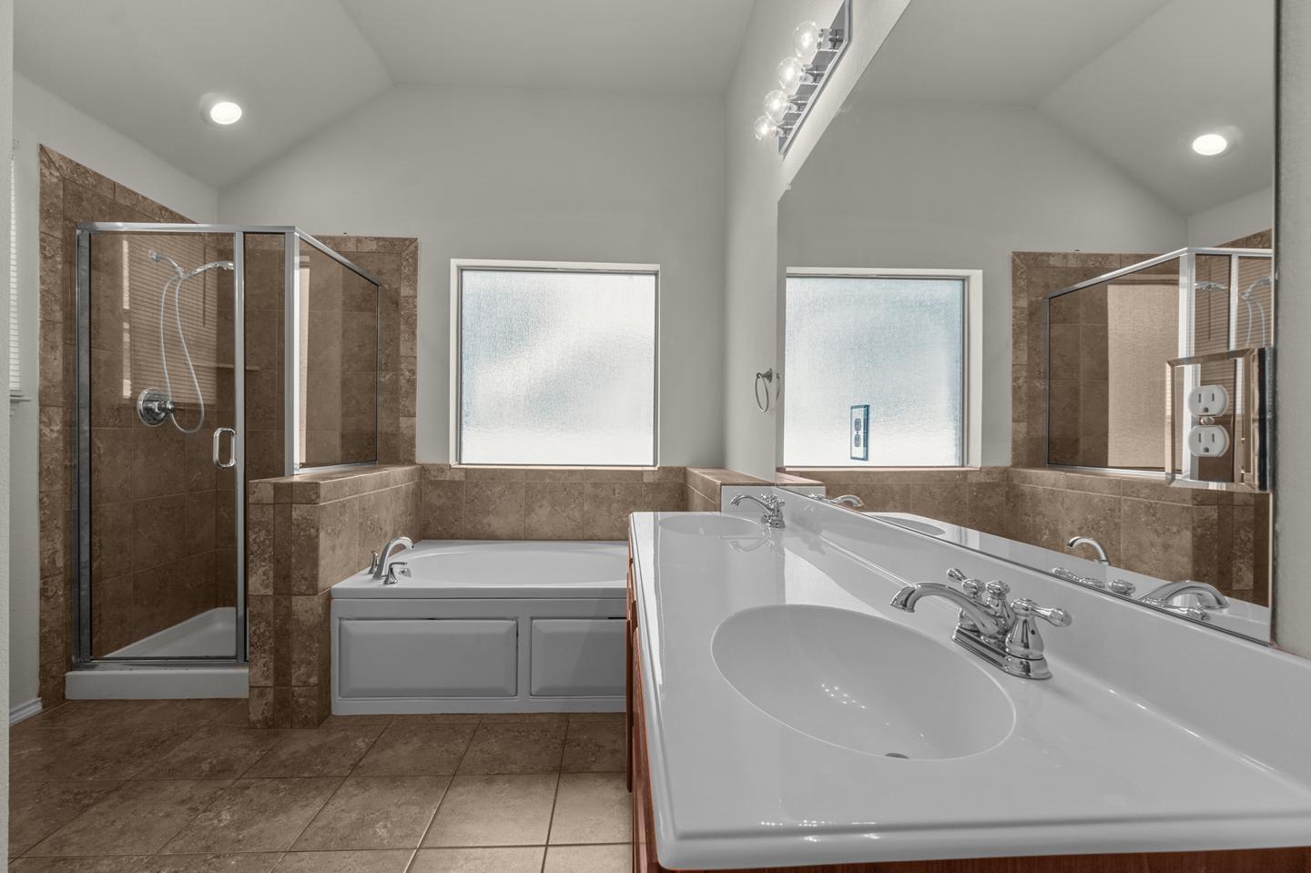 Building Photo - 3330 Shining Light Dr