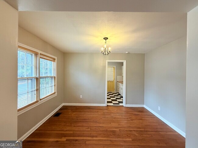 Building Photo - 963 Prospect Ave SE