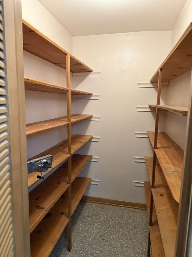 Building Photo - 956 Bonnabel Blvd