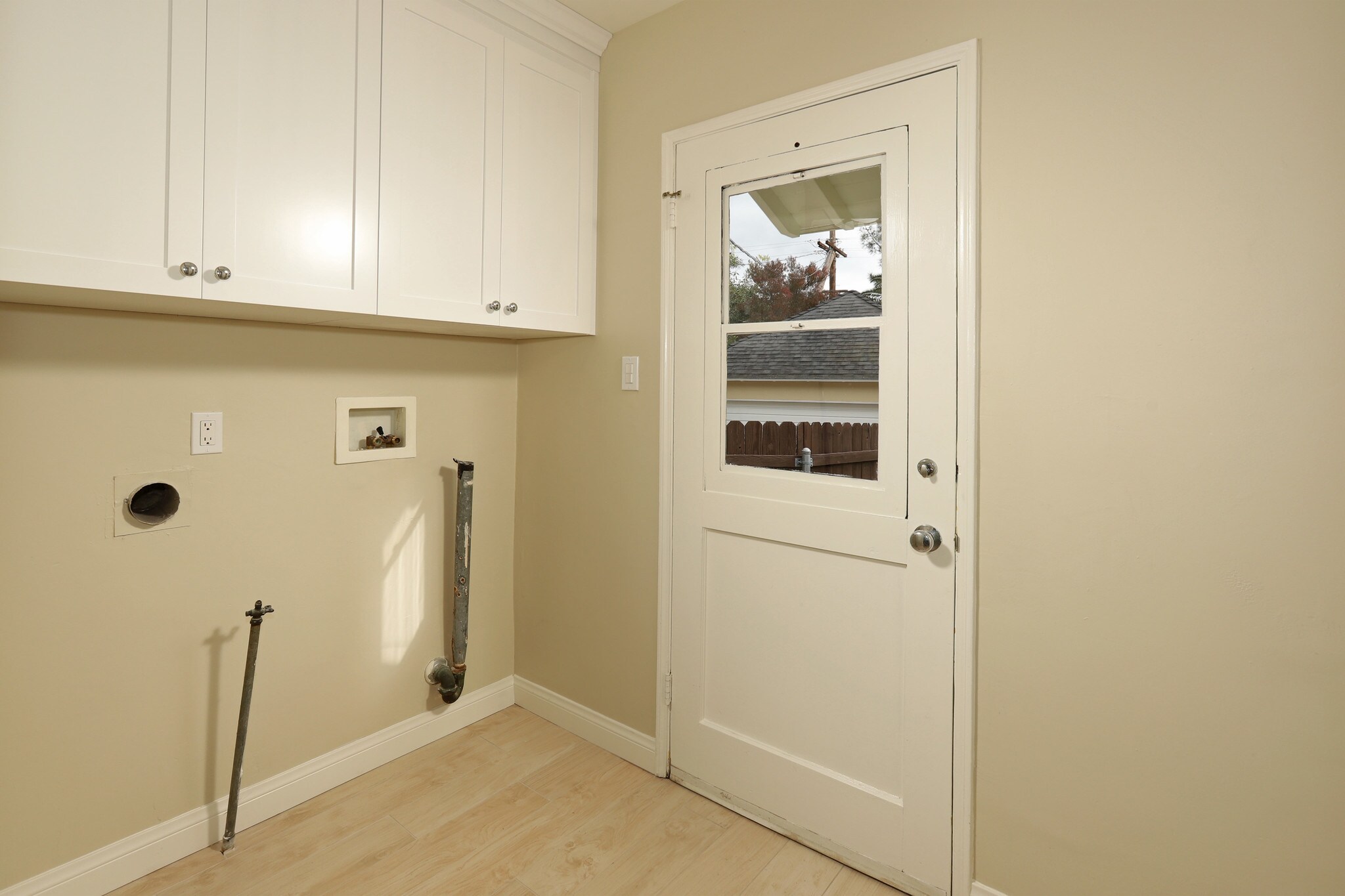 Building Photo - 1223 Oak Cir Dr