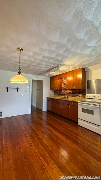 Building Photo - 79 Electric Ave