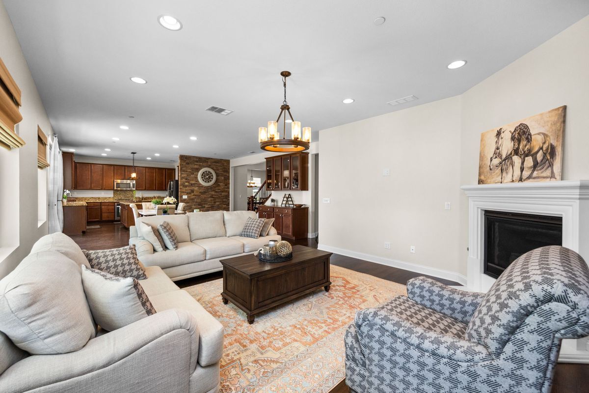 Building Photo - 25589 Foxglove Ln