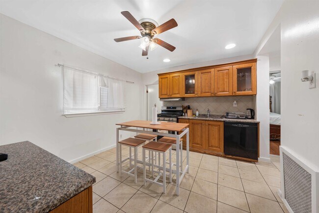 Building Photo - 23 W 51st St