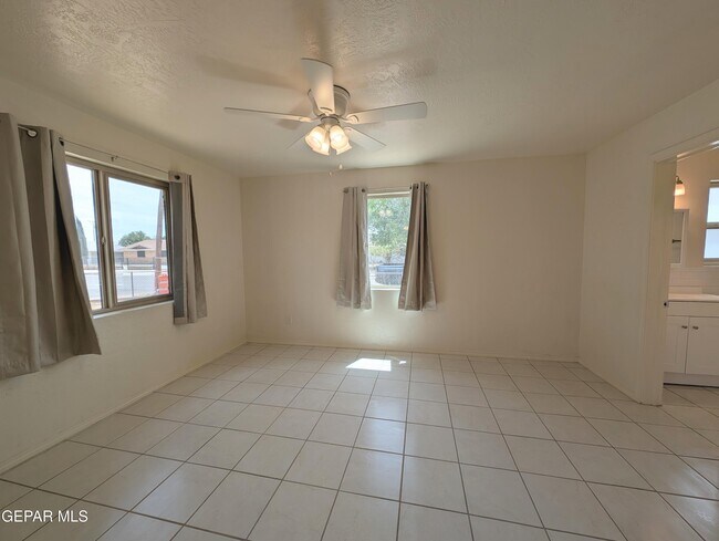 Building Photo - 8921 Mt Olympus Dr