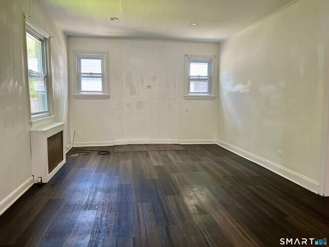 Building Photo - 141 Columbus Pl