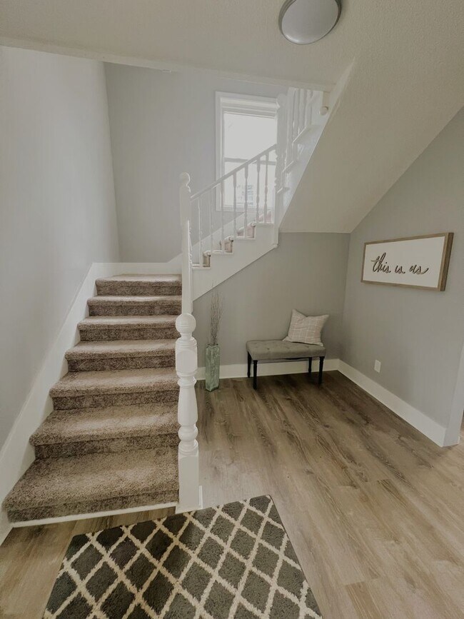 Building Photo - Beautifully Renovated 3-Bedroom Single Family Home