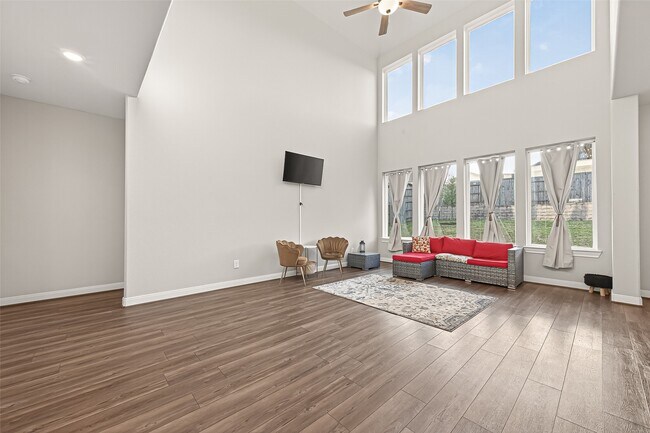 Building Photo - 17685 Martin Crk Ln