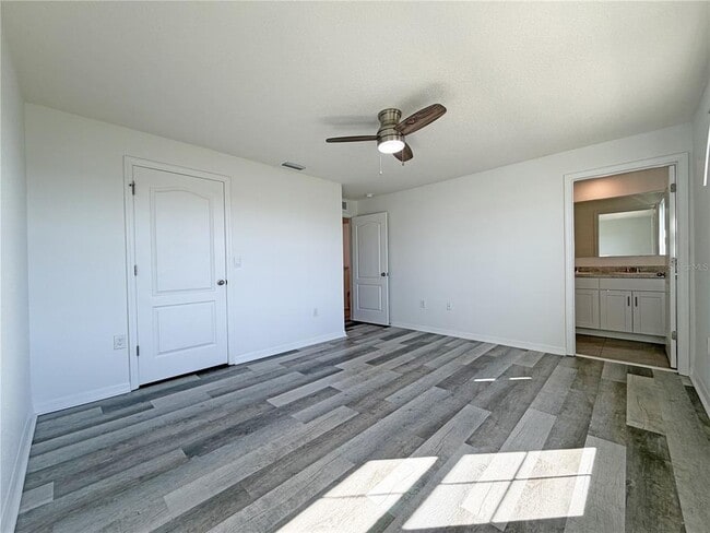 Building Photo - 1719 Walnut Crk Dr