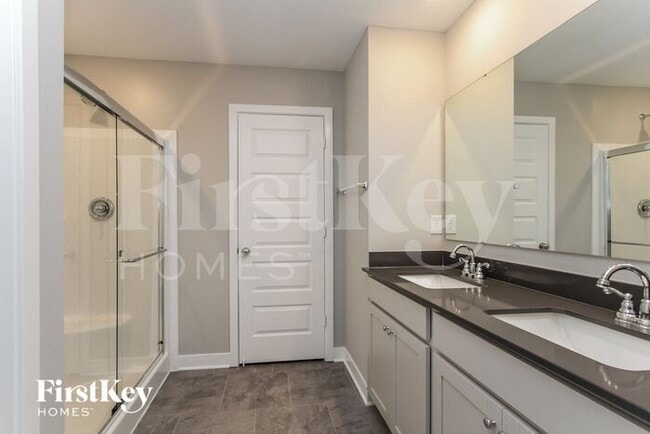 Building Photo - 2368 S Carlota Dr