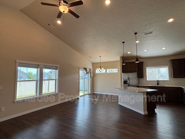 Building Photo - 9070 W Songwood Dr