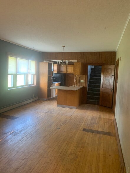 Building Photo - 720 12th St N