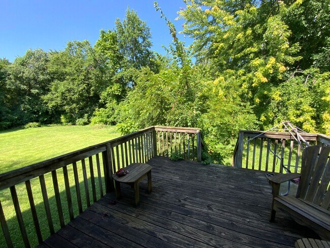 Building Photo - 3 Bedroom Home