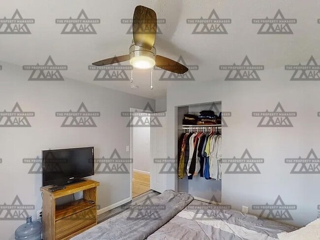 Building Photo - Beautiful Moose Creek Residence | 2 Beds, 1 Bath, Garage, and Heat Included