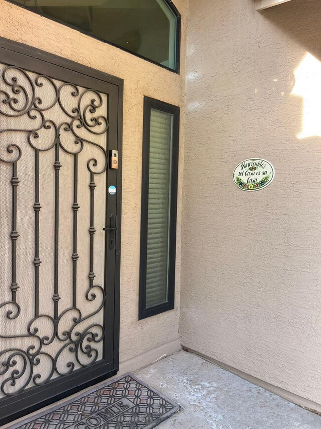 Building Photo - 187 W Amanda Ln