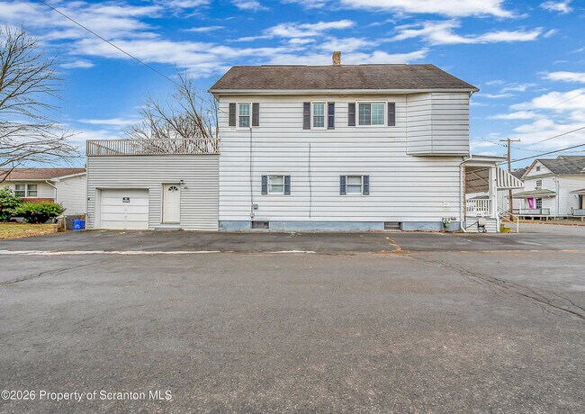 Building Photo - 601 Dean St