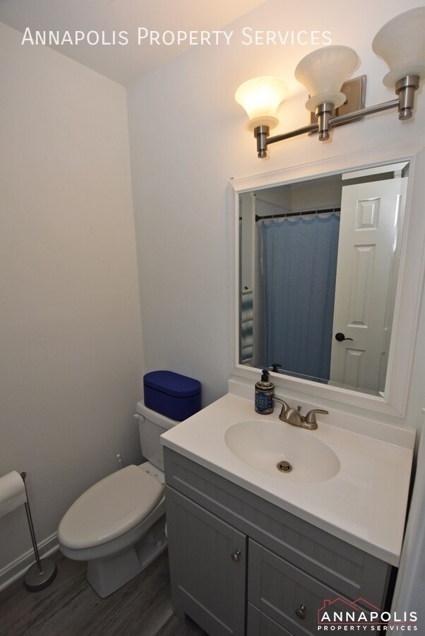 Building Photo - 2500 Symphony Ln