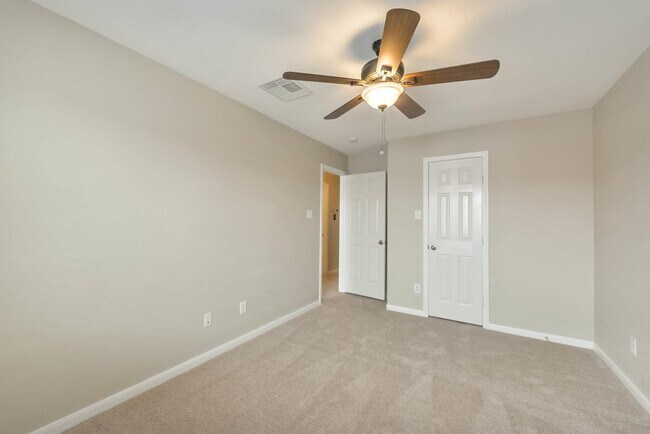 Building Photo - 21115 Amber Crossing Dr