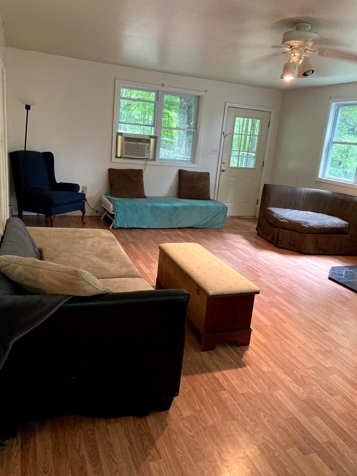 Building Photo - 1132 Shanghai Rd