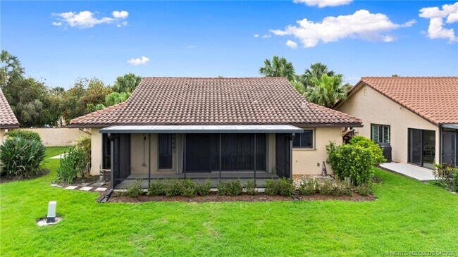 Building Photo - 3281 SW Bobalink Way