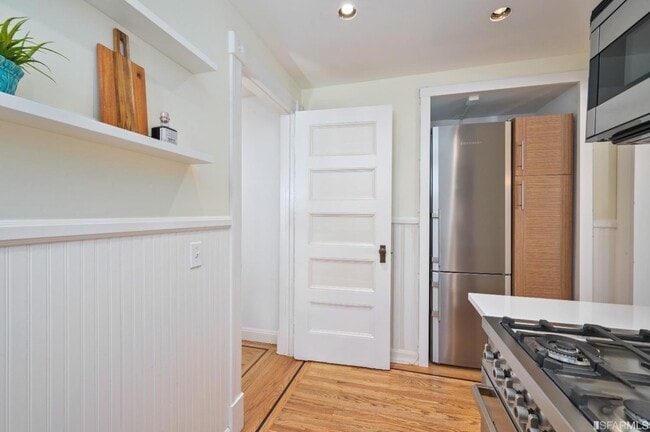 Building Photo - 2096 Pine St