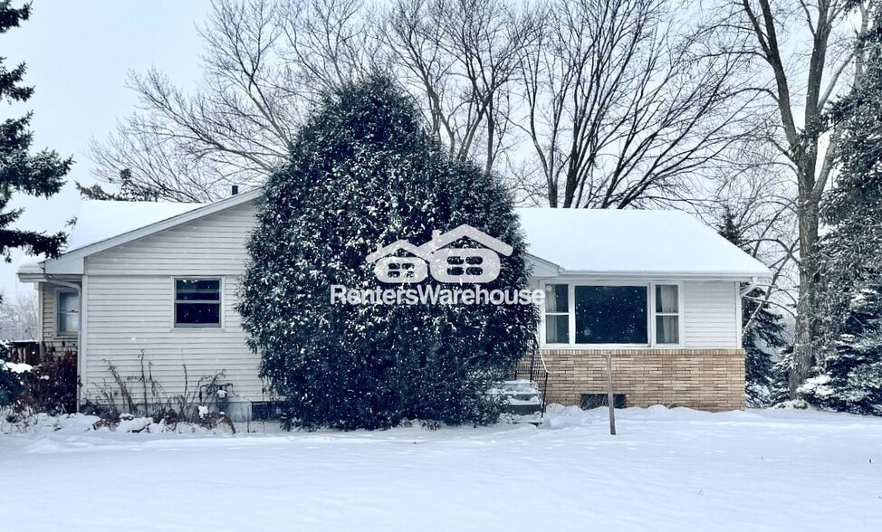 Primary Photo - 8225 20th Ave N