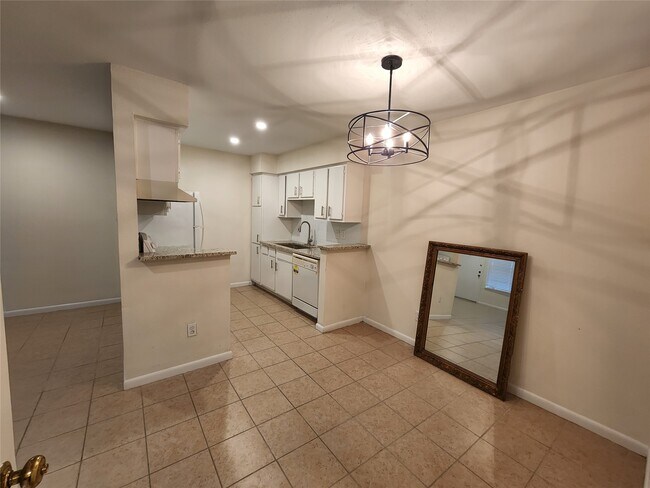 Building Photo - 2250 Bering Dr