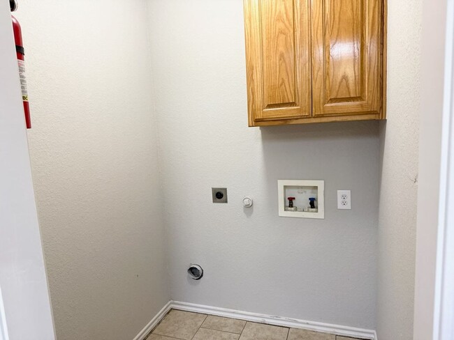 Building Photo - 716-716 Stribling Cir