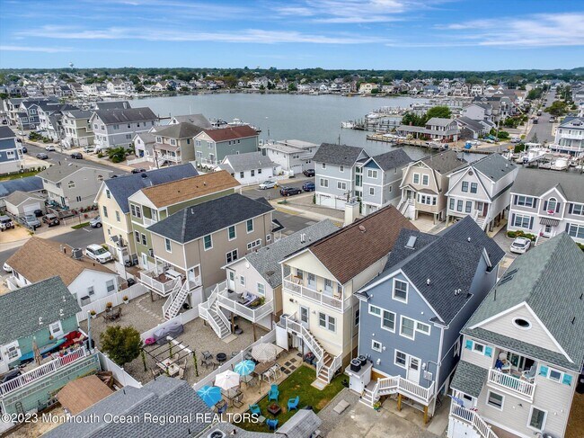 Building Photo - 120 Randall Ave