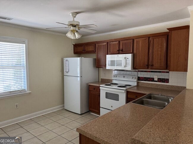 Building Photo - 135 Logmont Trace