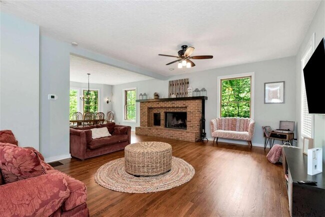 Building Photo - 3978 Pineshore Cir